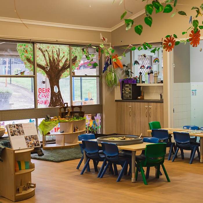 bear-cave-room-at-surrey-downs